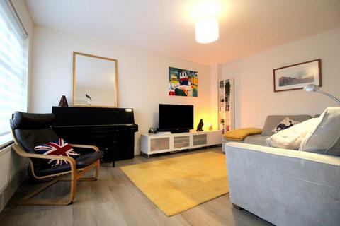 126 Armstrong Road, Luton, LU2 0FX
