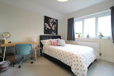 126 Armstrong Road, Luton, LU2 0FX