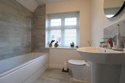 126 Armstrong Road, Luton, LU2 0FX