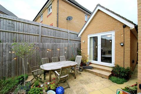 126 Armstrong Road, Luton, LU2 0FX