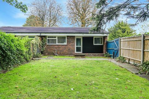 2 bedroom semi-detached bungalow for sale, Croydon CR0