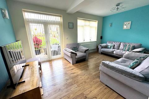 3 bedroom semi-detached house for sale, Round Green, Luton LU2