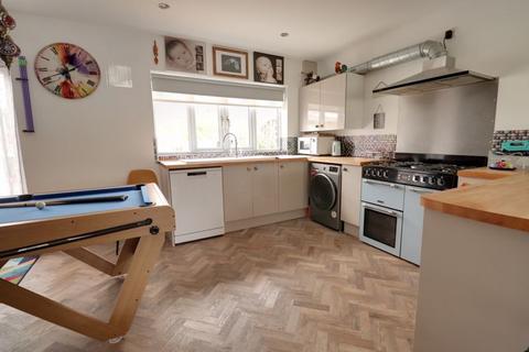 4 Croydon Drive, Penkridge, Stafford, ST19 5DW