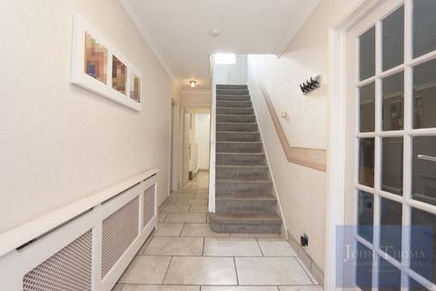 47 Woolhampton Way, Chigwell, IG7 4QQ