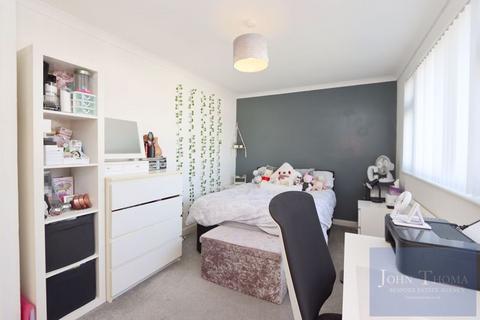 47 Woolhampton Way, Chigwell, IG7 4QQ