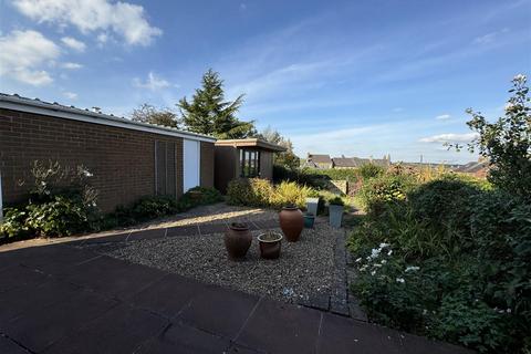 11 Beechfield Avenue, Skelmanthorpe, Huddersfield, HD8 9BZ