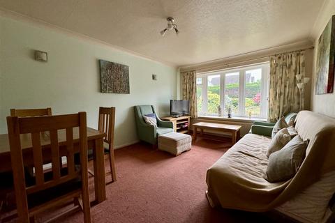 11 Beechfield Avenue, Skelmanthorpe, Huddersfield, HD8 9BZ