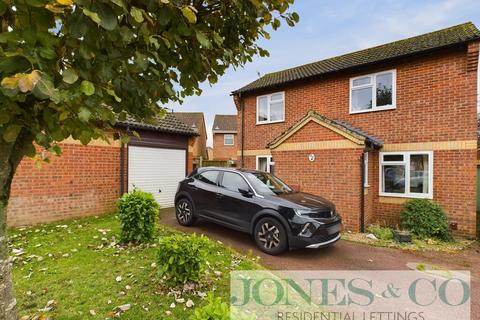 3 bedroom detached house for sale, Juniper Close, Thetford, IP24 2YG