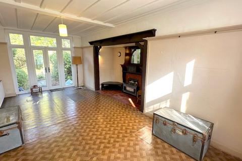 43 Surbiton Hill Park, Surbiton, KT5 8EH