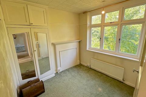 43 Surbiton Hill Park, Surbiton, KT5 8EH