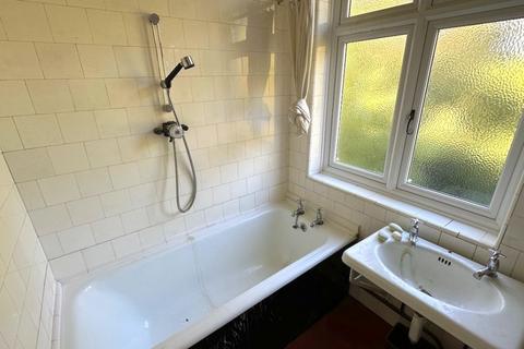 43 Surbiton Hill Park, Surbiton, KT5 8EH