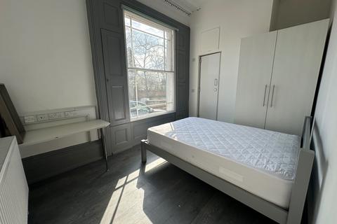 1 bedroom in a house share to rent, Prospero House, Warwick New Road, CV32 5JG
