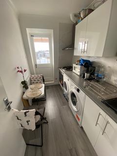 2 bedroom flat to rent, Warwick Road, London