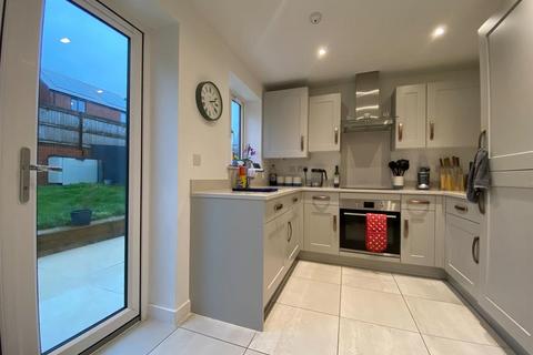 2 bedroom semi-detached house for sale, Strothers Avenue, Malvern, WR14 3RS