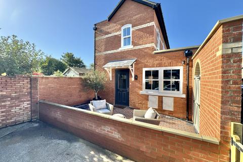 2 bedroom detached house for sale, Brook Street, Reading RG10