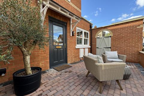 2 bedroom detached house for sale, Brook Street, Reading RG10