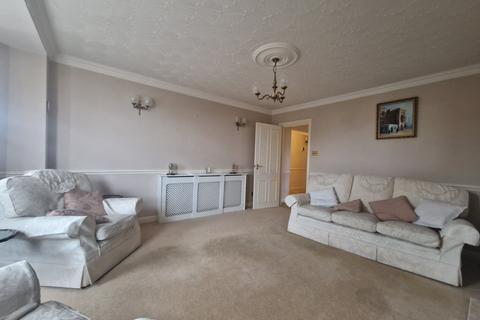 3 bedroom apartment for sale, South Marine Drive, East Yorkshire YO15