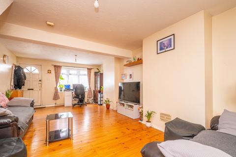 3 bedroom end of terrace house for sale, London Road, Wallington SM6