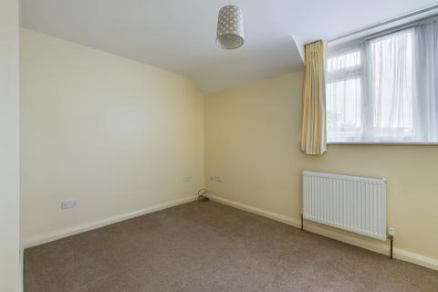 1 bedroom apartment to rent, Easton Road, Pill BS20