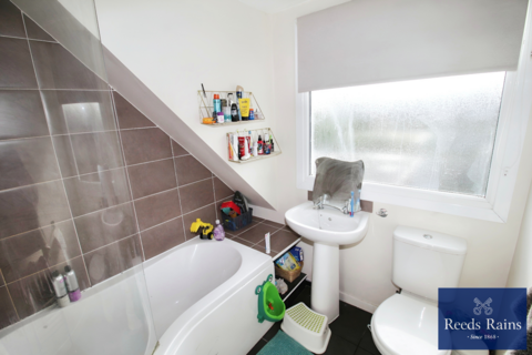 3 bedroom semi-detached house for sale, Holmsley Lane, Leeds LS26