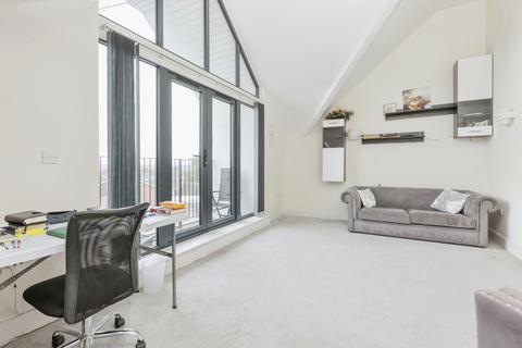 2 bedroom penthouse for sale, London Road, Gravesend DA11