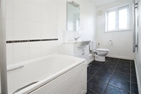 3 bedroom house to rent, Milton Road, Hampshire PO4