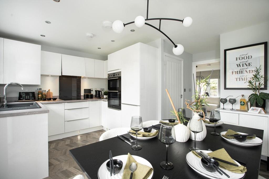 Family friendly kitchen/dining area