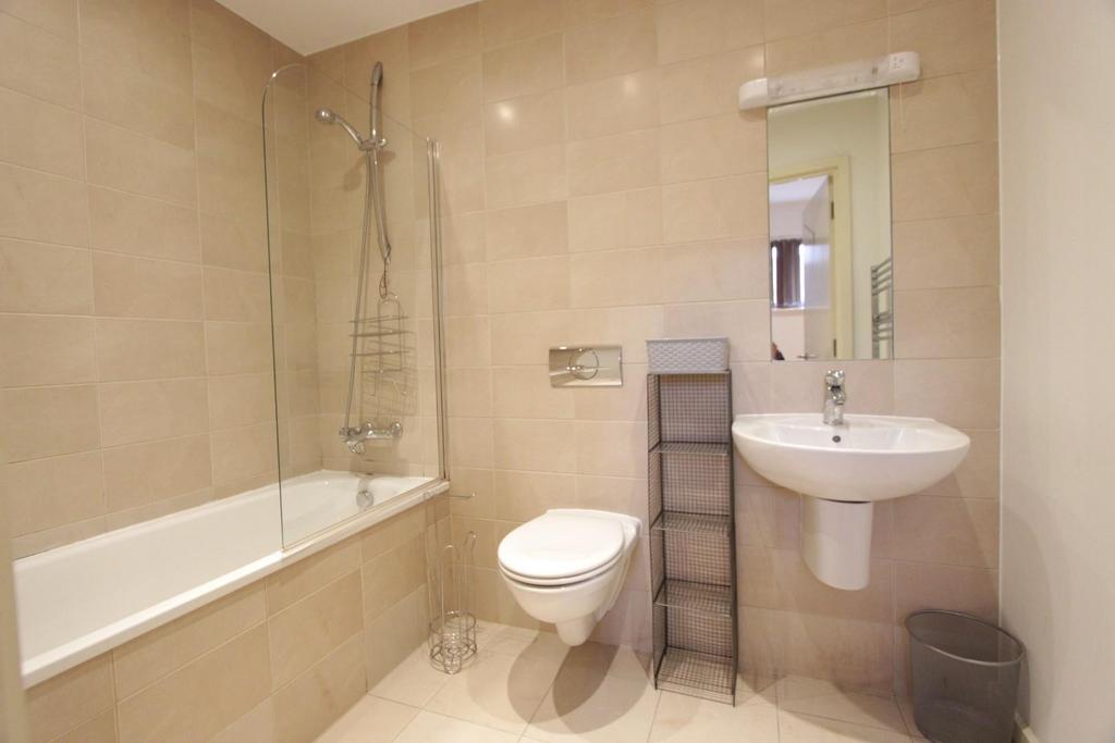 3. Bathroom.JPG