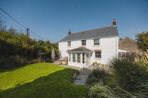 6 bedroom detached house for sale, Engollan | Nr Padstow