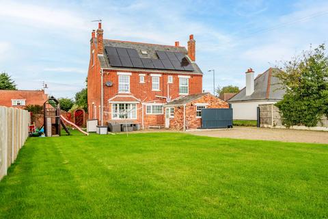 6 bedroom detached house for sale, Normanston Drive, Oulton Broad