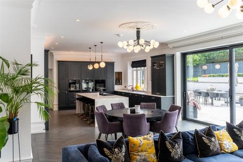 undefined, An outstanding Georgian style detached family residence in Eaton