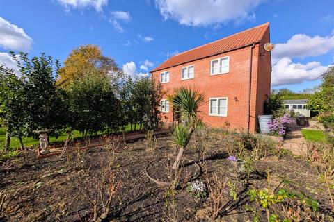 4 bedroom detached house for sale, Woodhouse Road, Norwell, Newark