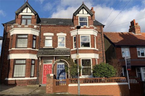 6 bedroom semi-detached house for sale, North Road, Whitby