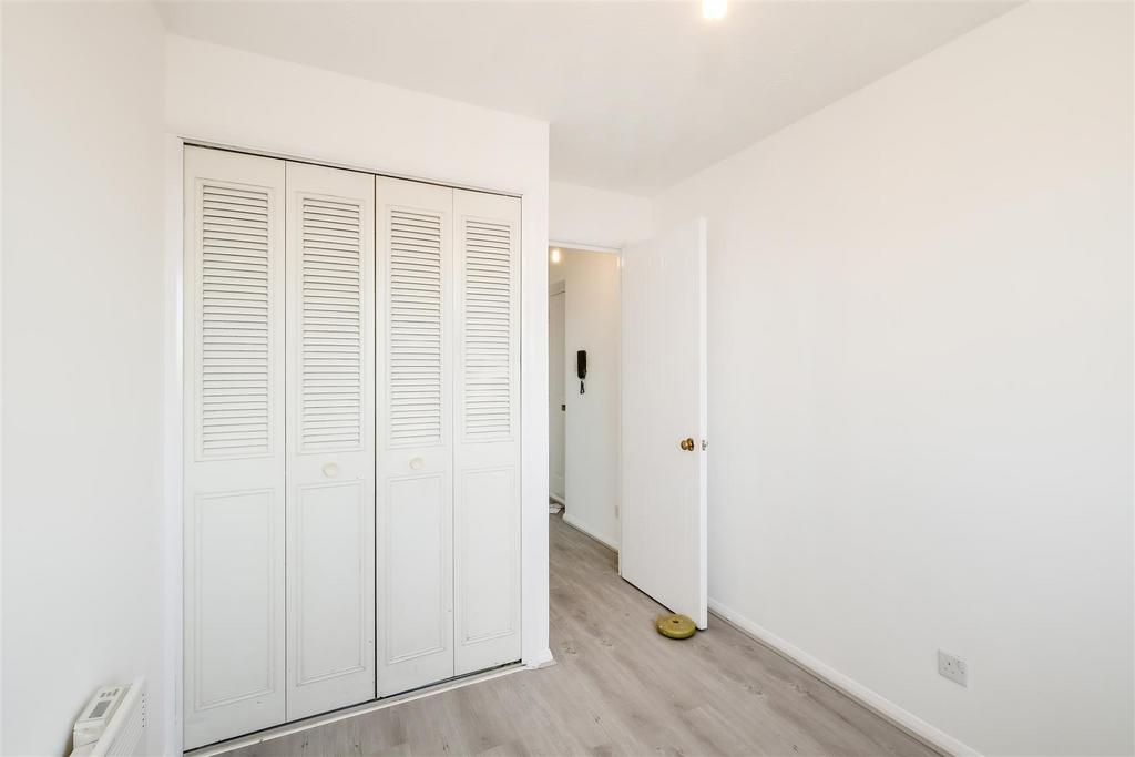 52 Thurlow close-11.jpg