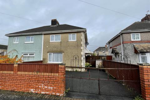 3 bedroom semi-detached house for sale, Brown Avenue, Llanelli