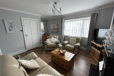 3 Brown Avenue, Llanelli, SA15 2BB