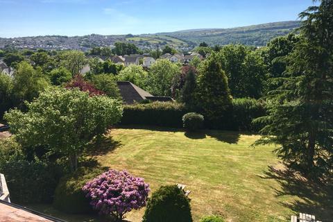 3 bedroom flat to rent, Upcott Hill, Okehampton, Devon, EX20