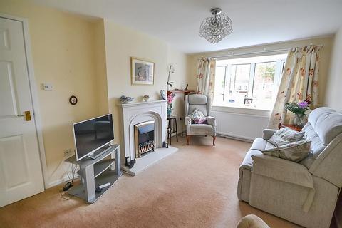 2 bedroom flat for sale, Nursery Road, Radcliffe-On-Trent, Nottingham