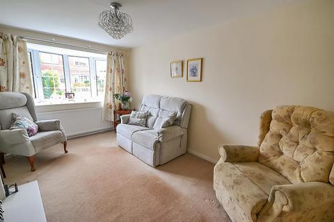 2 bedroom flat for sale, Nursery Road, Radcliffe-On-Trent, Nottingham