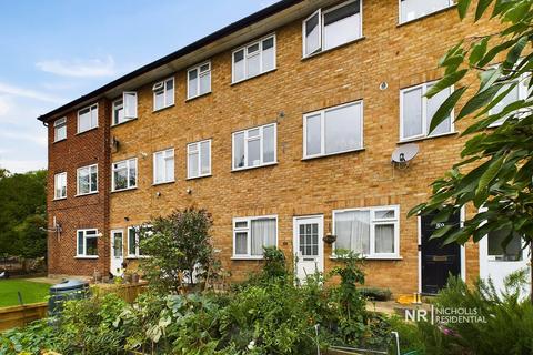 57 May Close, Chessington, KT9 2AP