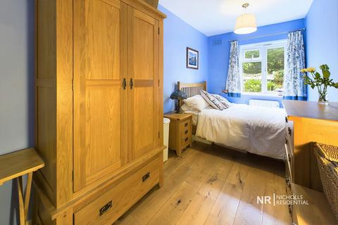 57 May Close, Chessington, KT9 2AP