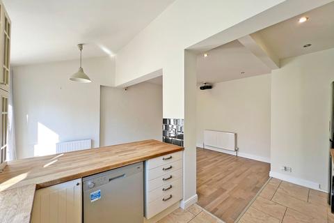 41 Bhylls Crescent, Wolverhampton, WV3 8DX