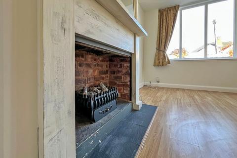 41 Bhylls Crescent, Wolverhampton, WV3 8DX