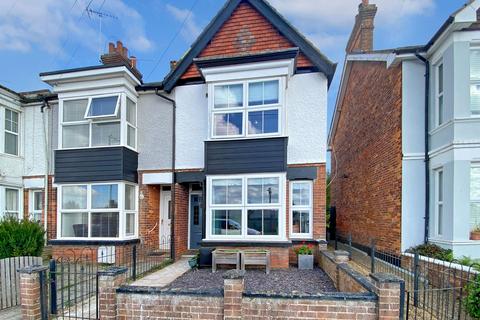 3 bedroom end of terrace house for sale, Sackville Crescent, Ashford TN23