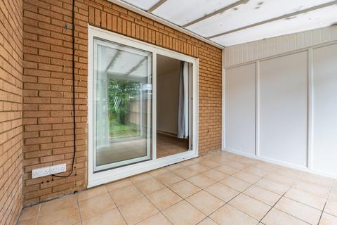 16 Heather Close, Carterton, OX18 1TH