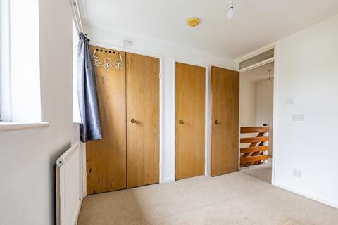 16 Heather Close, Carterton, OX18 1TH