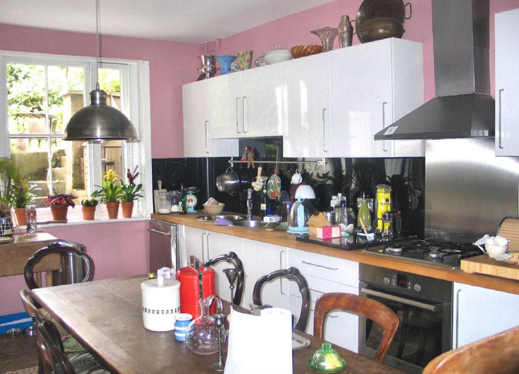 Alexandra Road, Southend On Sea 3 bed semidetached house for sale £