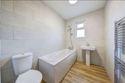 5 bedroom semi-detached house to rent, Horace Road, KT1