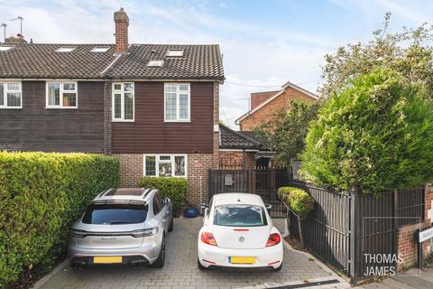 3 bedroom end of terrace house for sale, Bramley Road, London, N14