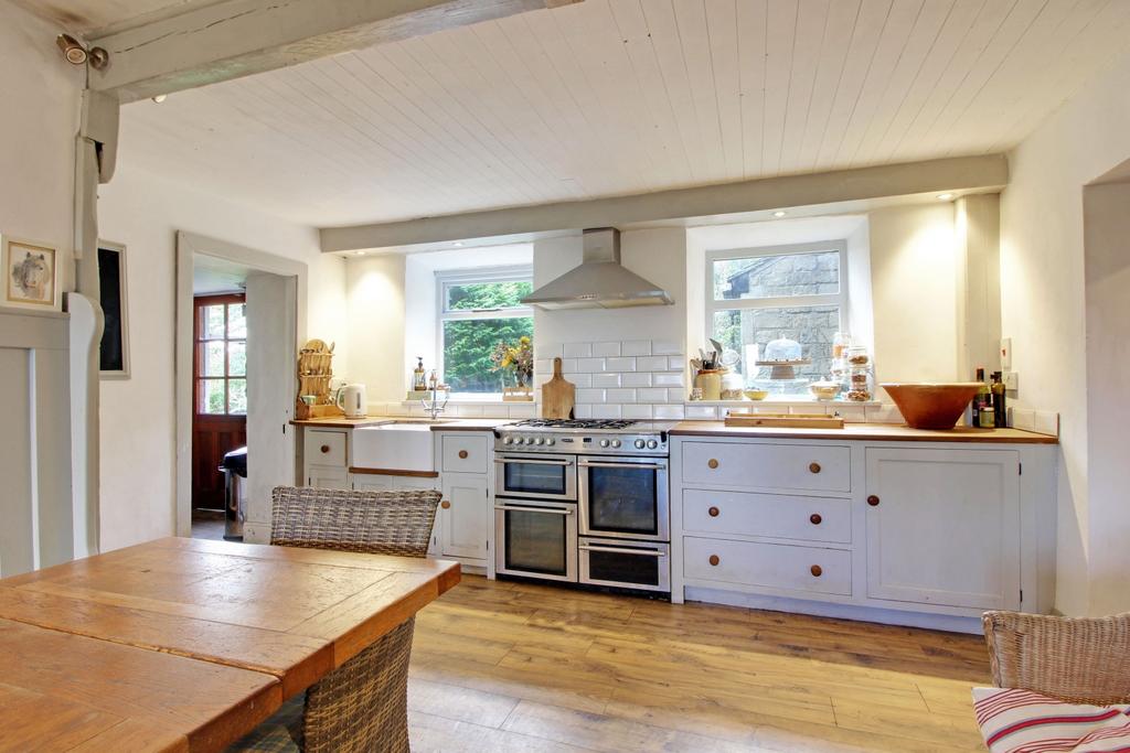 Kitchen   Dining room